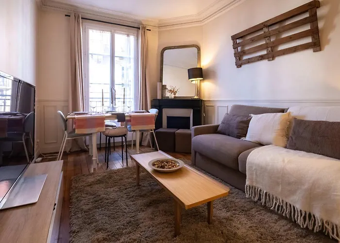 Charming Flat Sacre Coeur 파리