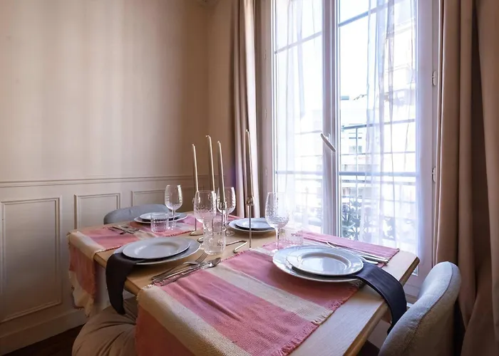 Charming Flat Sacre Coeur Апартаменты